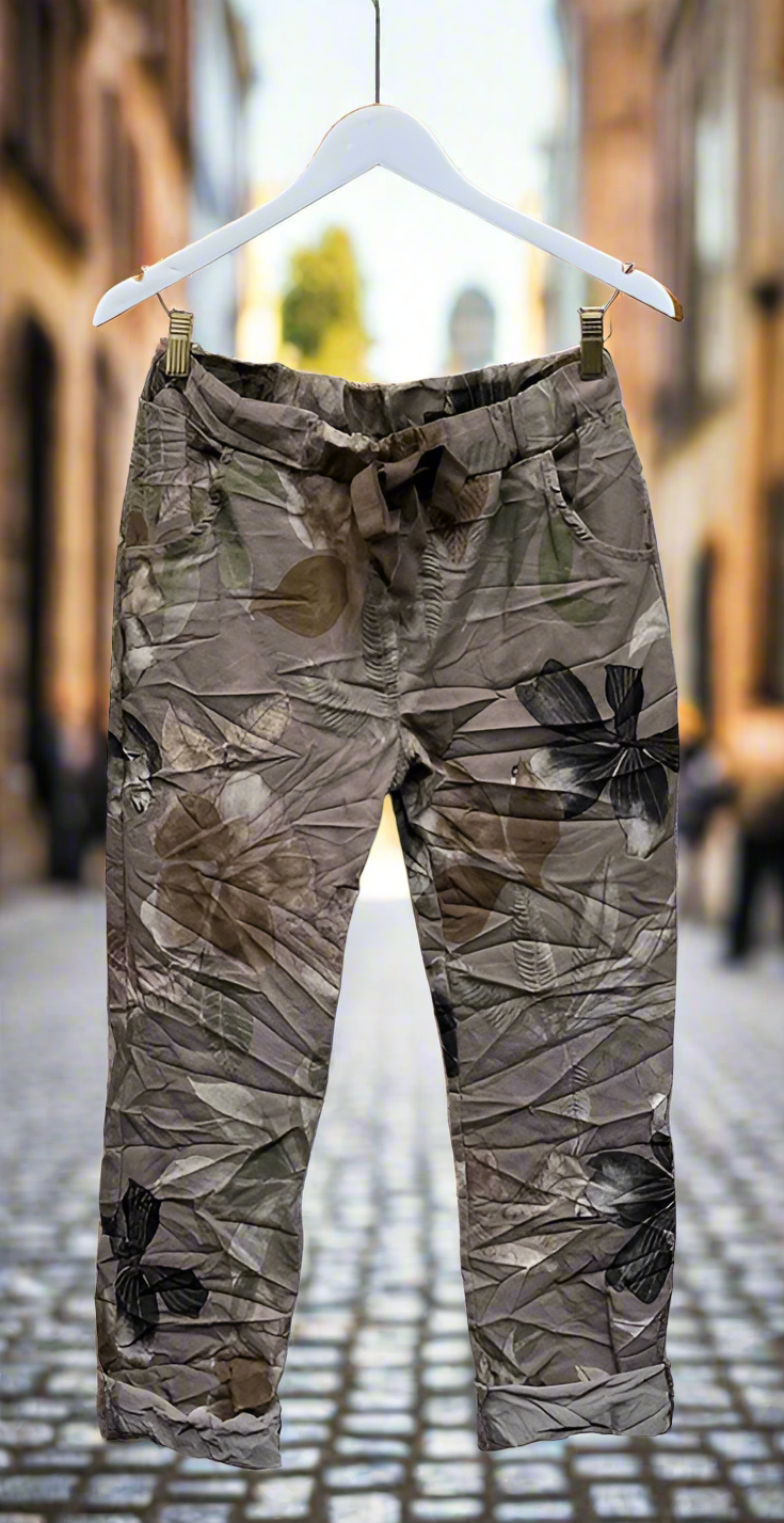 Garden leaves jogger in mocha