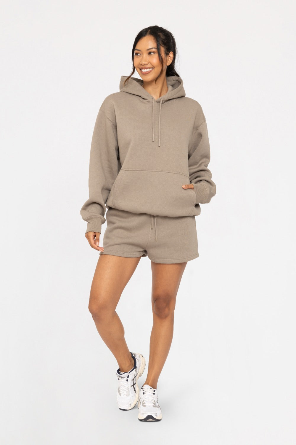Sweat shorts in warm taupe