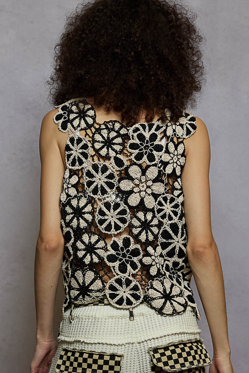 Black/natural sleeveless crochet top (one size)