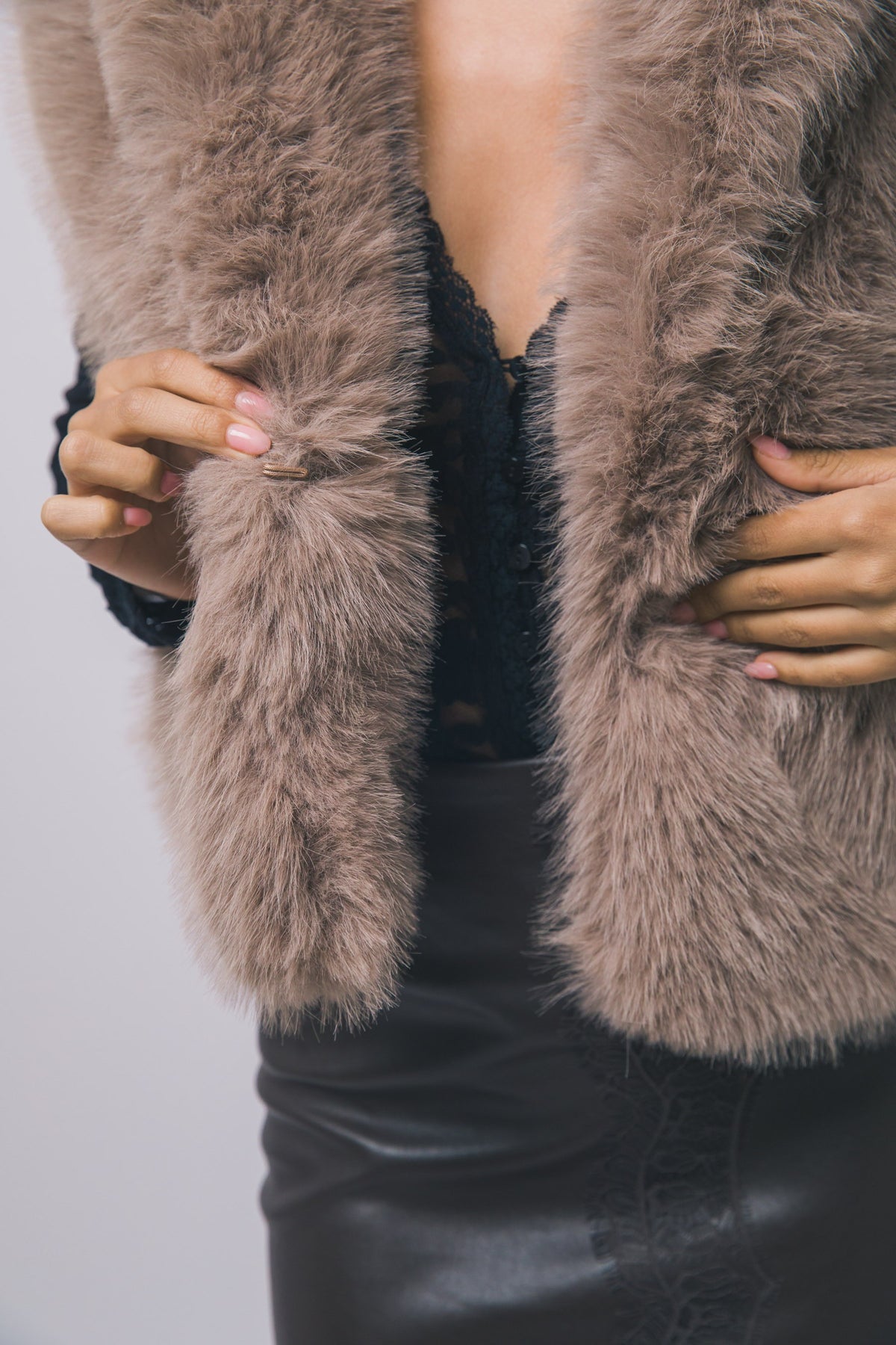 Fur vest (2 colors)