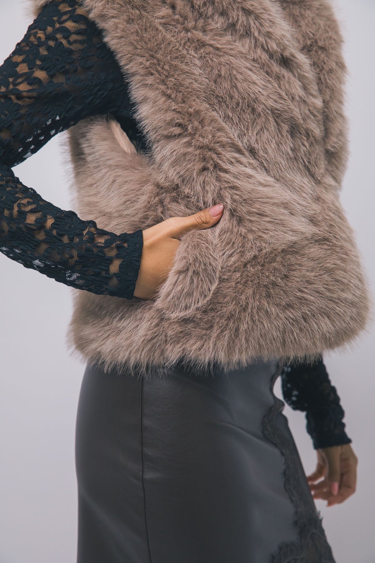 Fur vest (2 colors)