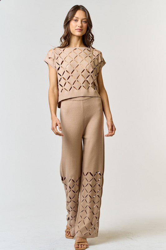 Cut out leg sweater pant