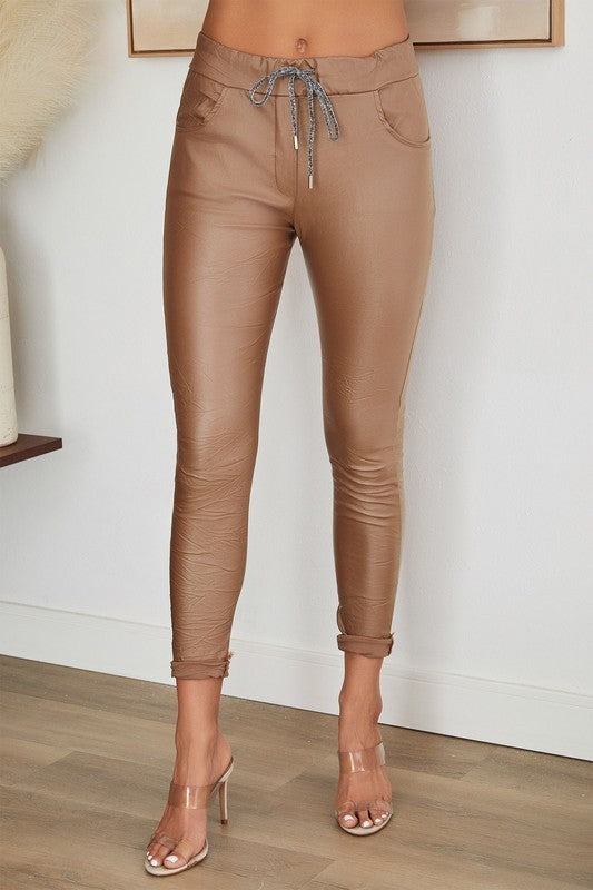 Coated jogger with lurex tie (2 colors)