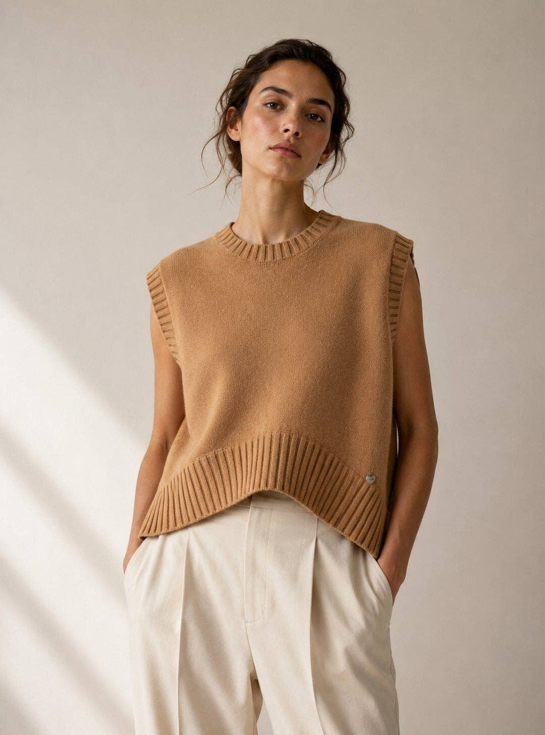 LUBXC7 Caramel Boxy Knit Vest