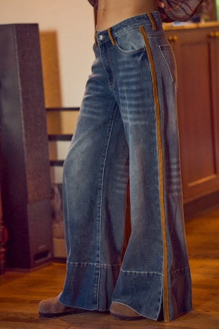 Wide leg flare with side seam detail