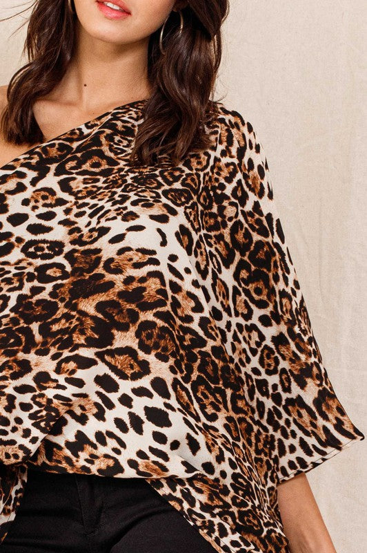 One shoulder leopard blouse