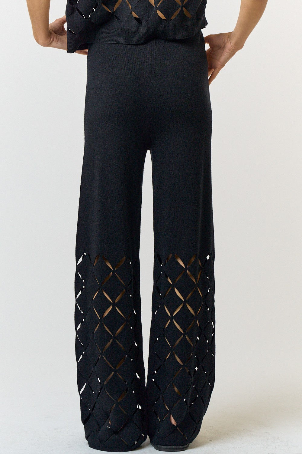 Cut out leg sweater pant