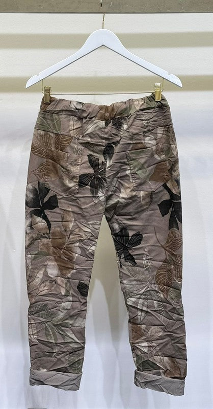 Garden leaves jogger in mocha