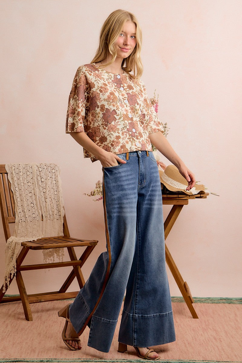 Wide leg flare with side seam detail
