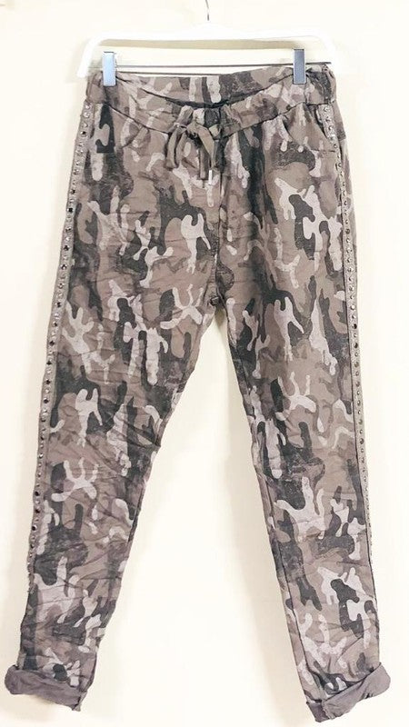 Side stud mocha camo printed jogger
