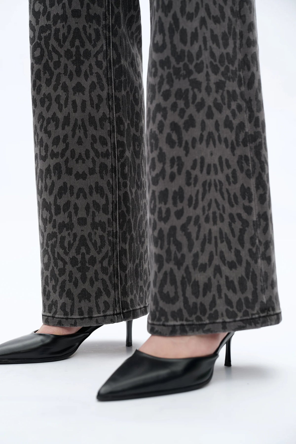 High rise leopard print wide leg jean