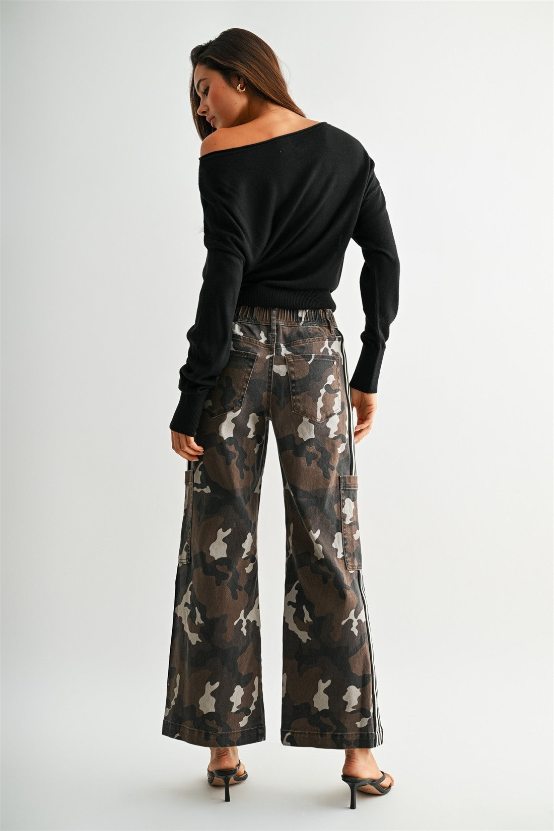 Camo pant with side tape detail