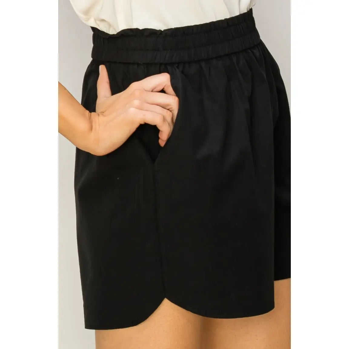 Poplin high waisted pull on shorts (2 colors)