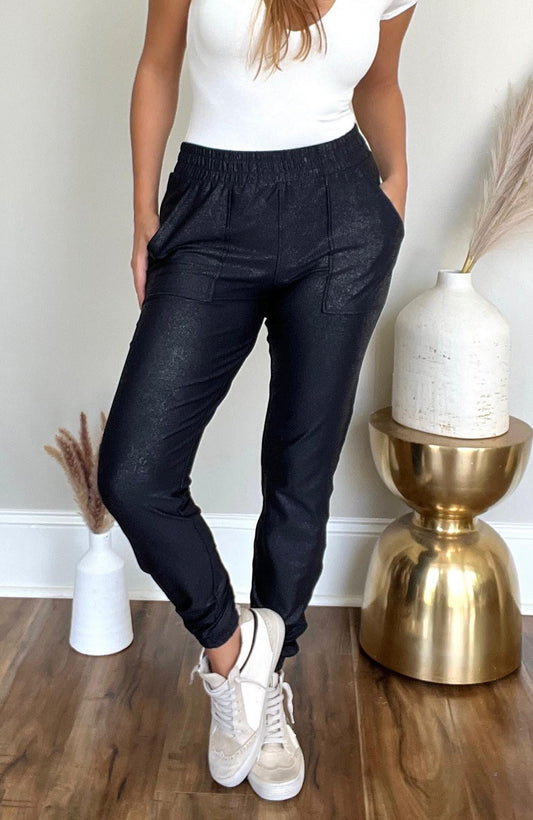 Black pebble jogger